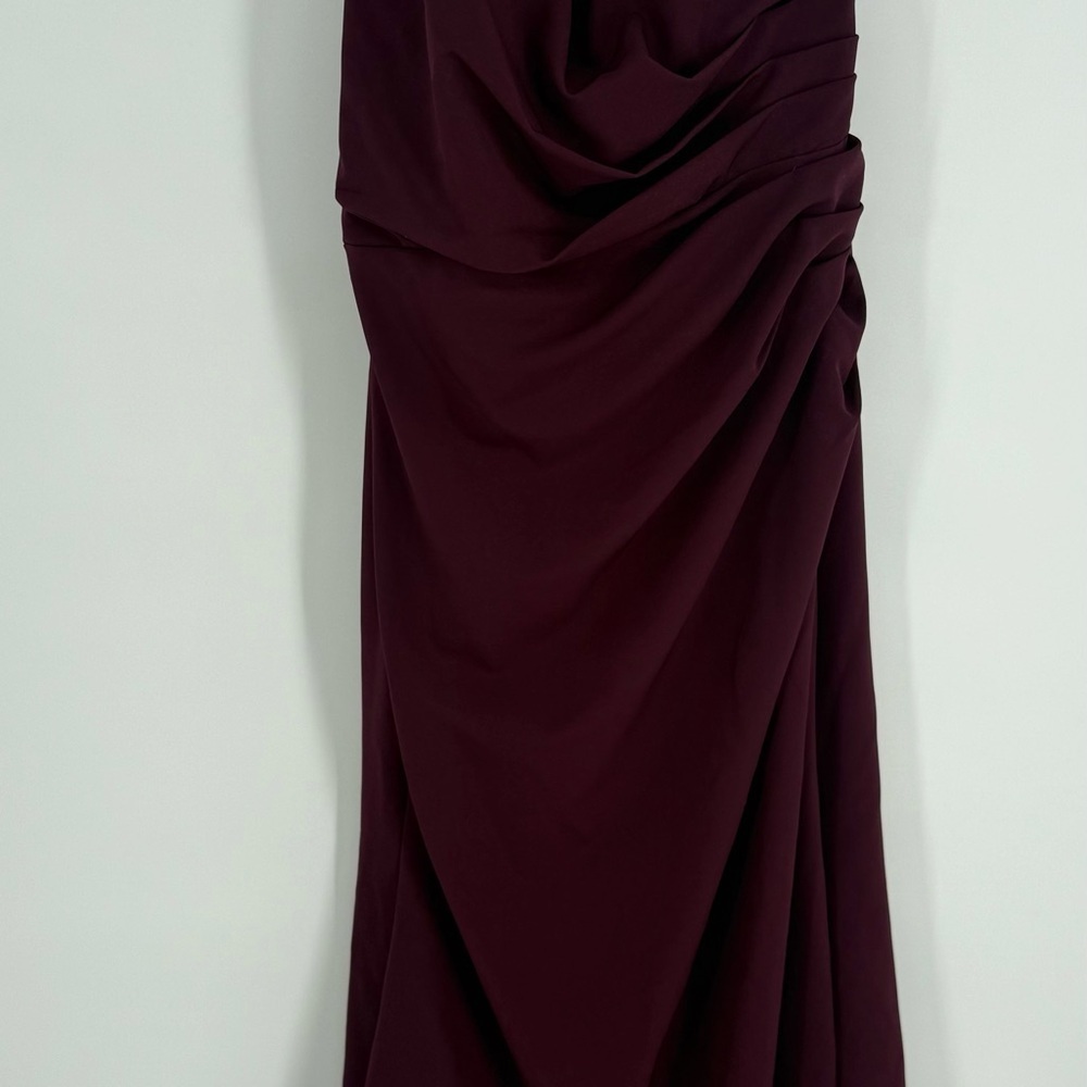 Elegant One-Shoulder Burgundy Dress - Picture 2 of 4